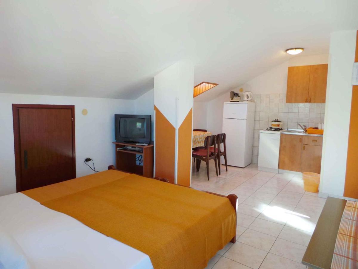 Apartment In Valbandon/Istrien 11261 Екстер'єр фото